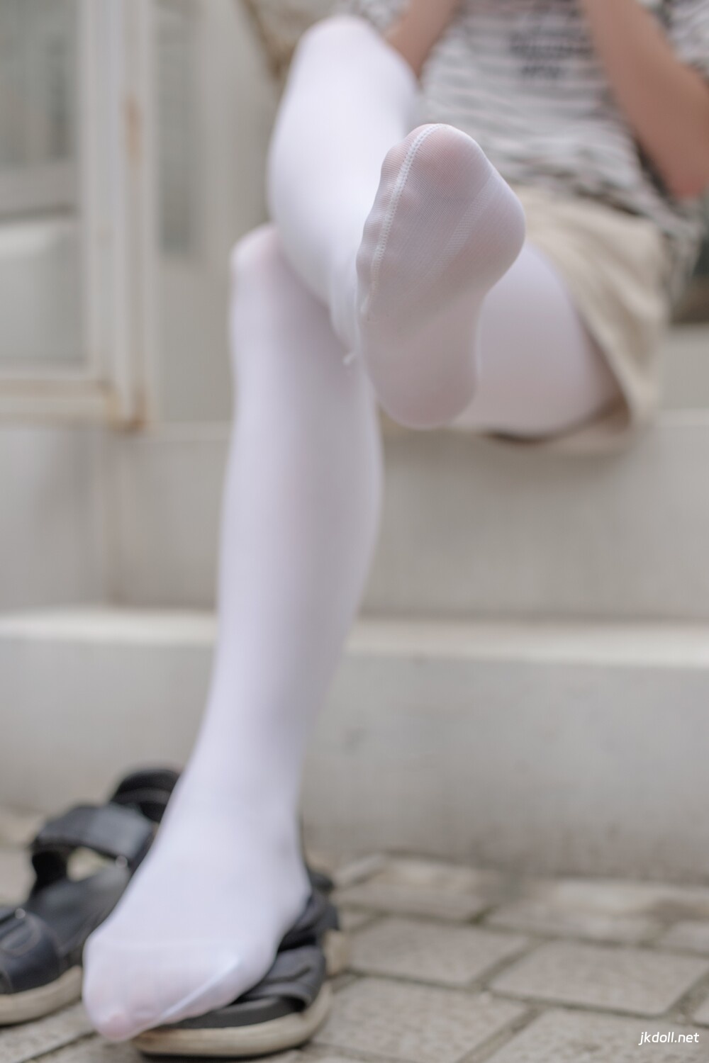 图片[6]-森萝财团 FREE-001 白丝长腿凉鞋室内写真 [59P-294MB]-JKDOLL