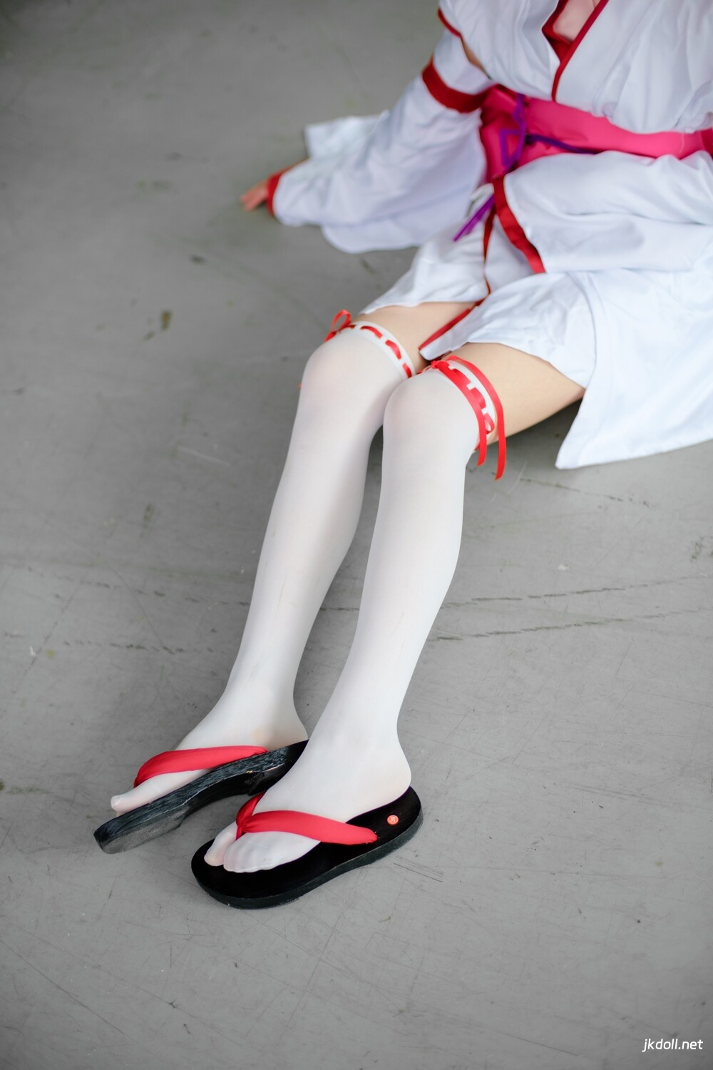 图片[4]-森萝财团 FREE-002 漫展cosplay白丝长腿特写 [15P-79MB]-JKDOLL