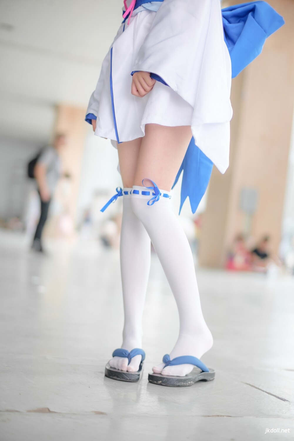 图片[1]-森萝财团 FREE-002 漫展cosplay白丝长腿特写 [15P-79MB]-JKDOLL