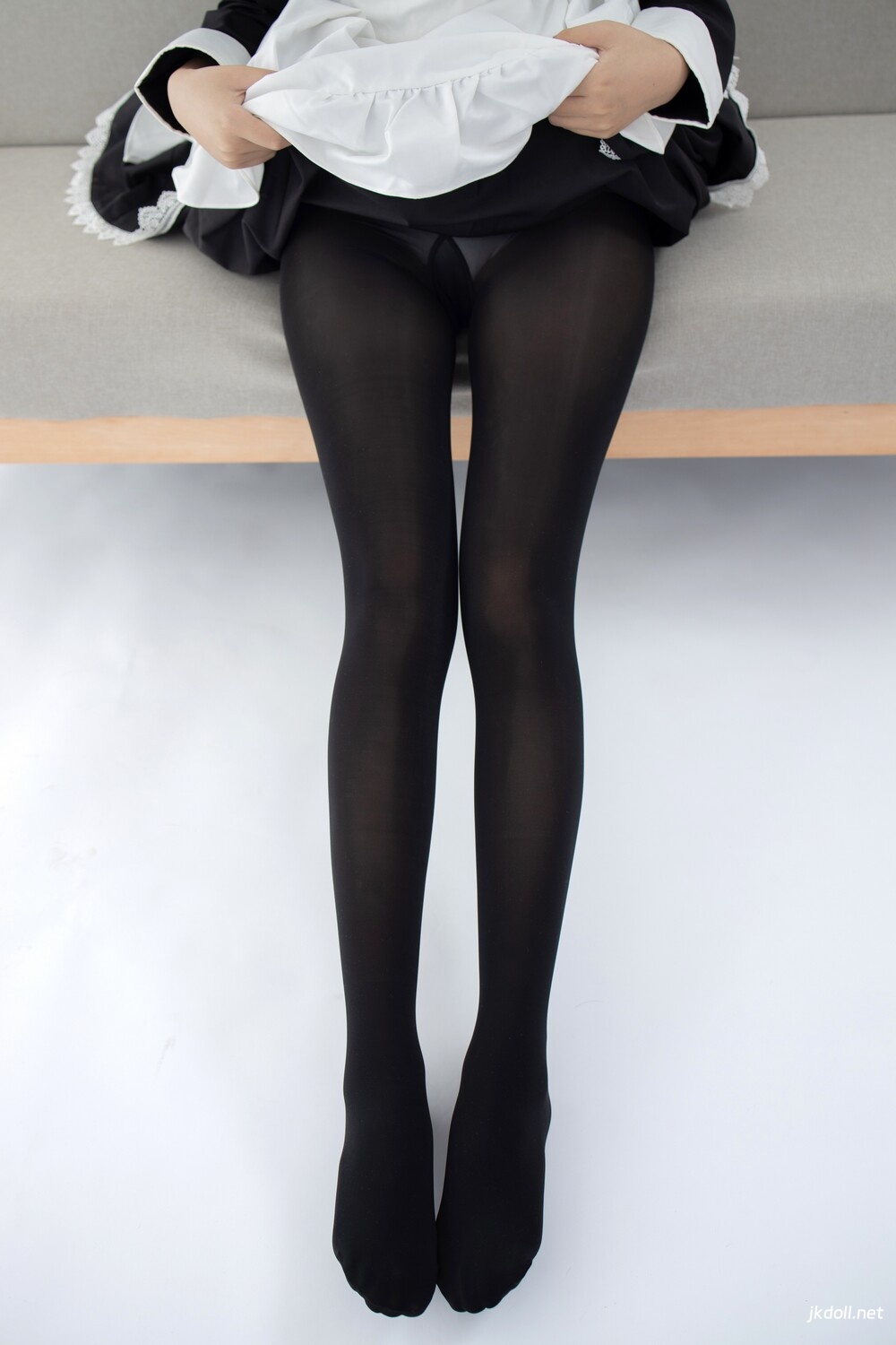 图片[3]-森萝财团 JKFUN-029 卉女仆 踩物 80D黑丝 [67P1V-3.16GB]-JKDOLL