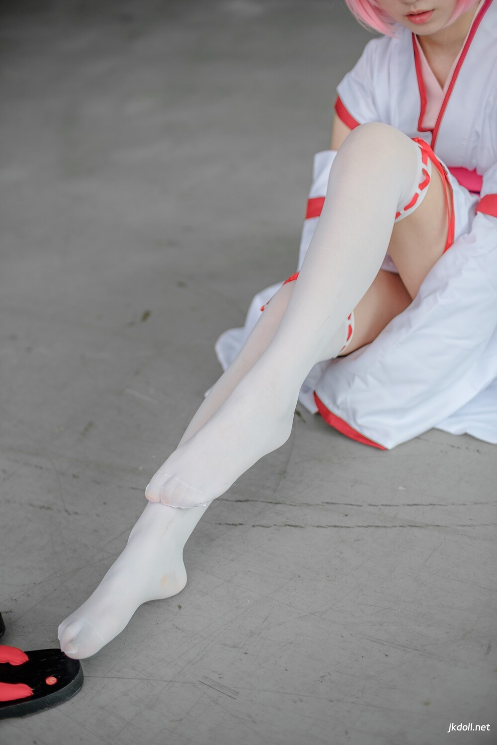 图片[6]-森萝财团 FREE-002 漫展cosplay白丝长腿特写 [15P-79MB]-JKDOLL