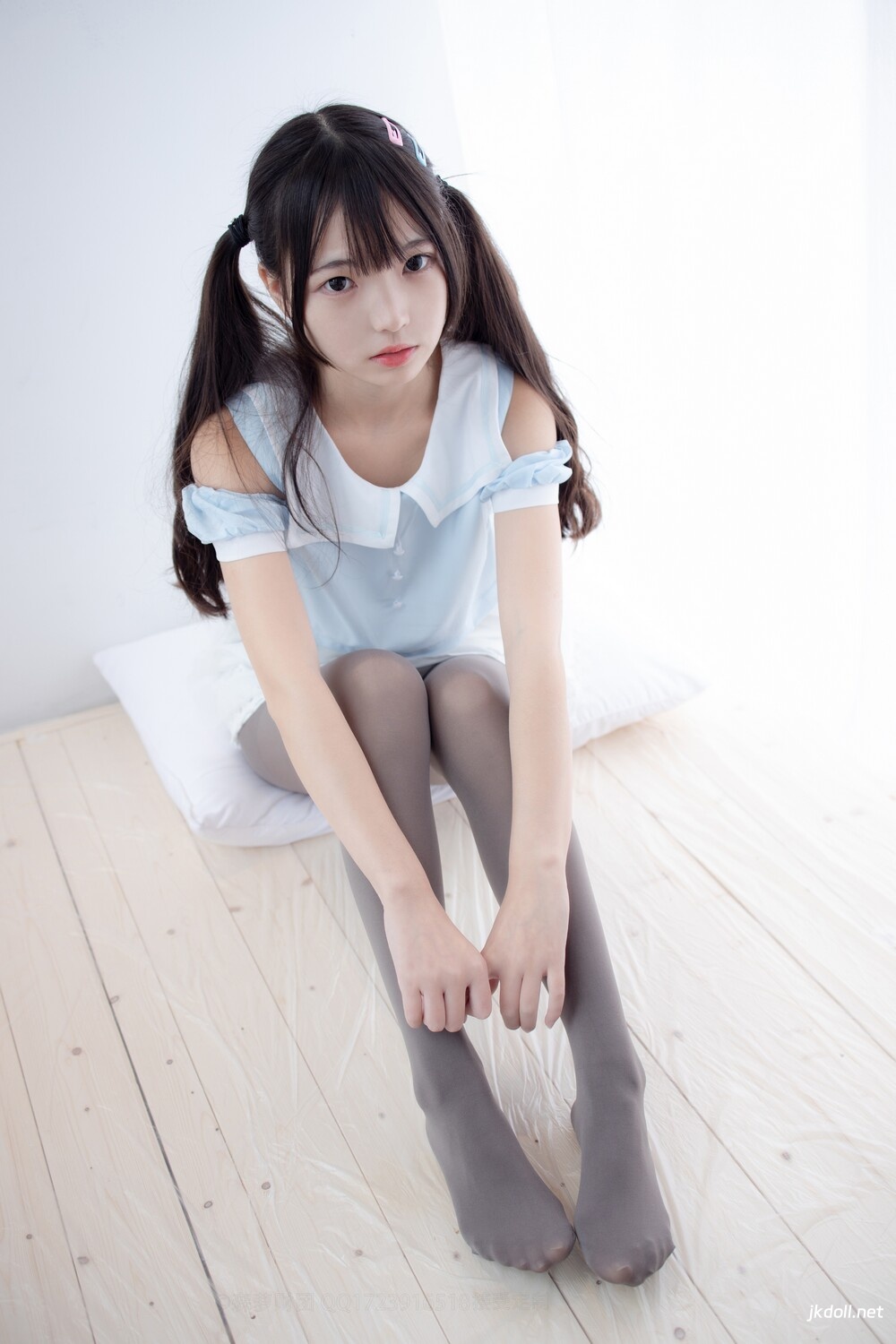 图片[4]-森萝财团 X-054 80D灰丝踩物 [86P1V-2.02GB]-JKDOLL