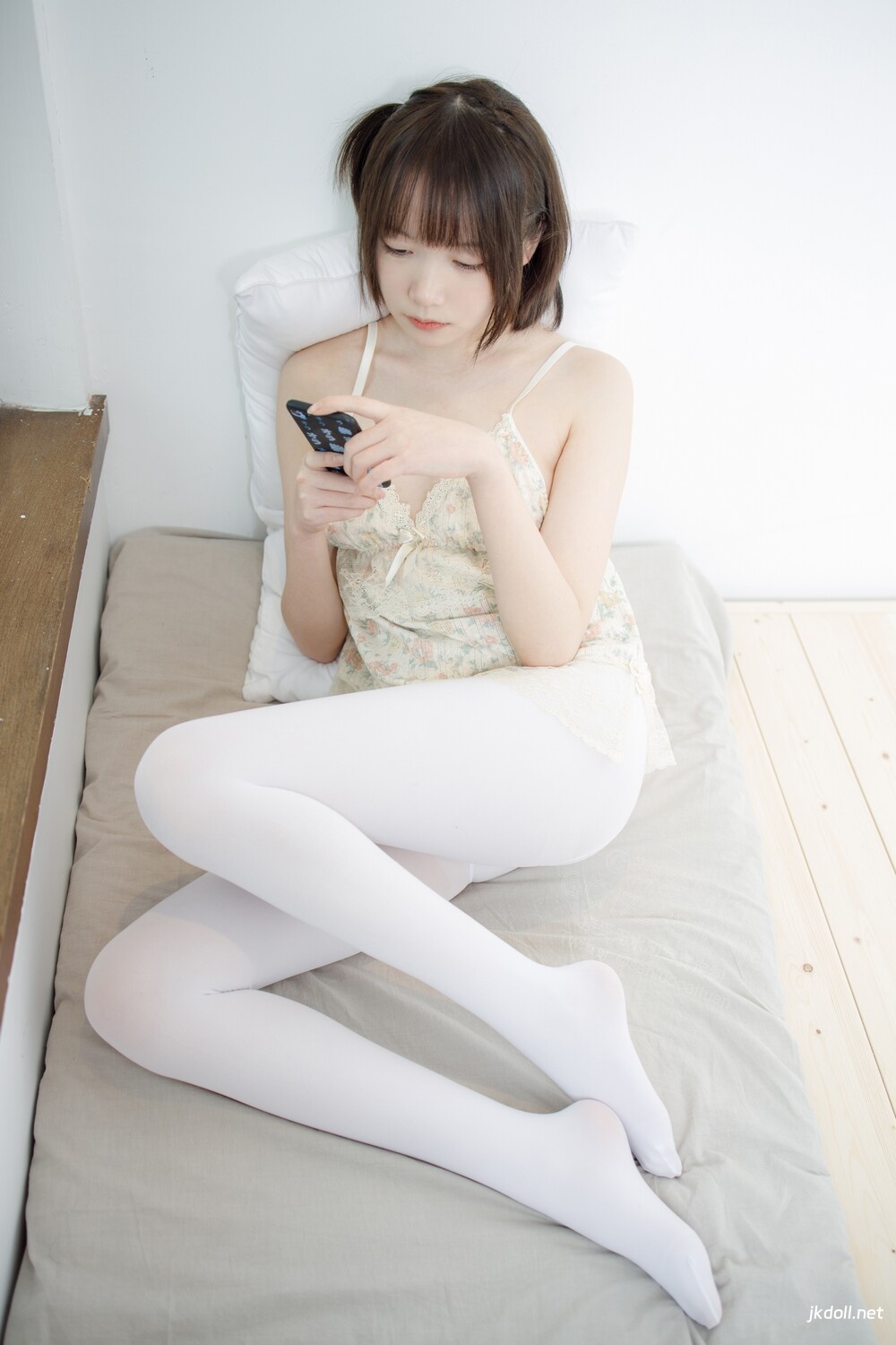 图片[2]-森萝财团 X-057 吊带短裙50D白丝 [83P1V-2.76GB]-JKDOLL